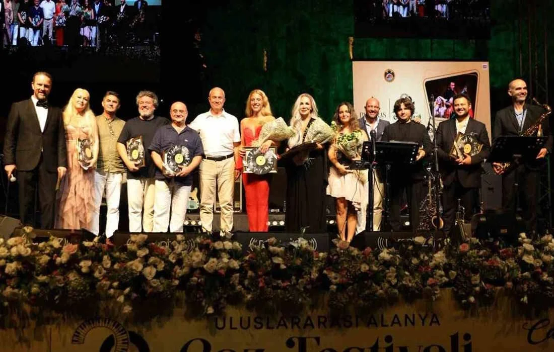 Alanya Caz Festivali Della Miles ve Buika ile Kapanış Yaptı