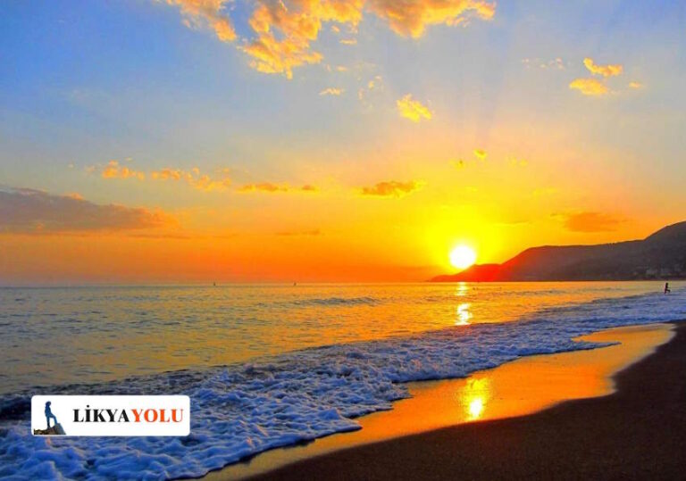 Alanya Gün Batımı Nerede İzlenir? Kleopatra Plajı'nda Gün Batımı