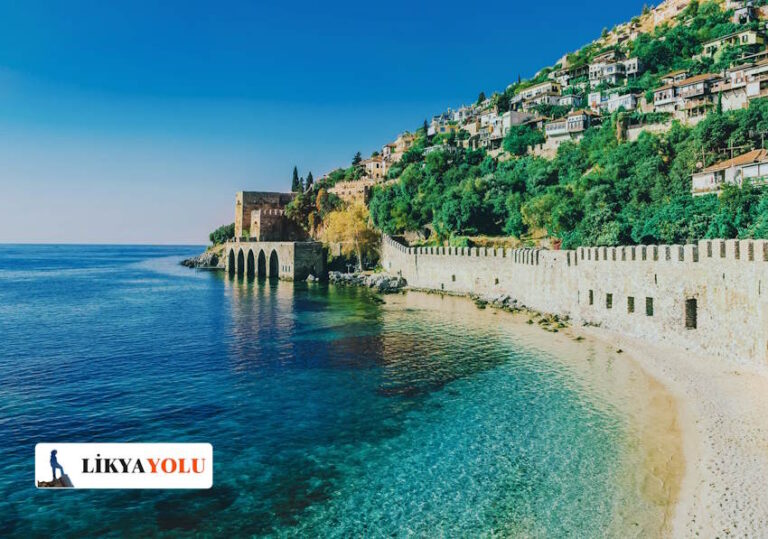 Alanya’da gezilecek yerler listesi - Tarihi Alanya Kalesi ve Tersane Plajı