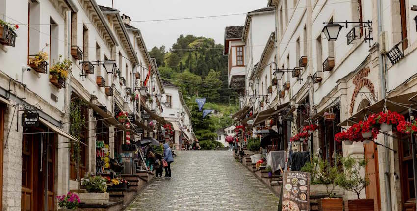 Arnavutluk'ta Hangi Şehirler Gezilmeli? Gjirokastër