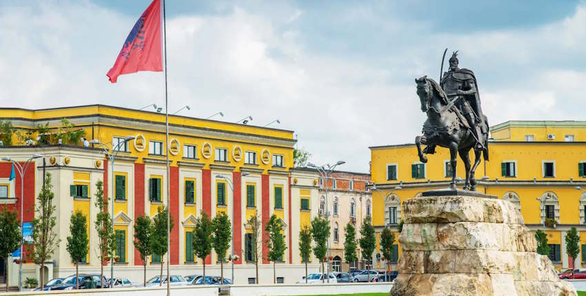 Arnavutluk'ta hangi şehirler gezilmeli? Tiran