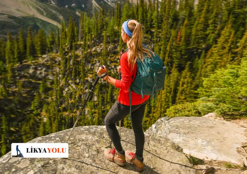 Hiking Yaparken Ne Giyilir? Doğada Şıklığın Sırları