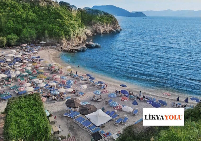 Kaş Büyük Çakıl Plajı Gezi Rehberi: Denizi Nasıl, Nerede, Nasıl Gidilir?