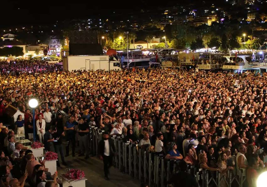 Kaş’taki Festivaller ve Etkinlikler: Yıl Boyunca Katılabileceğiniz Organizasyonlar