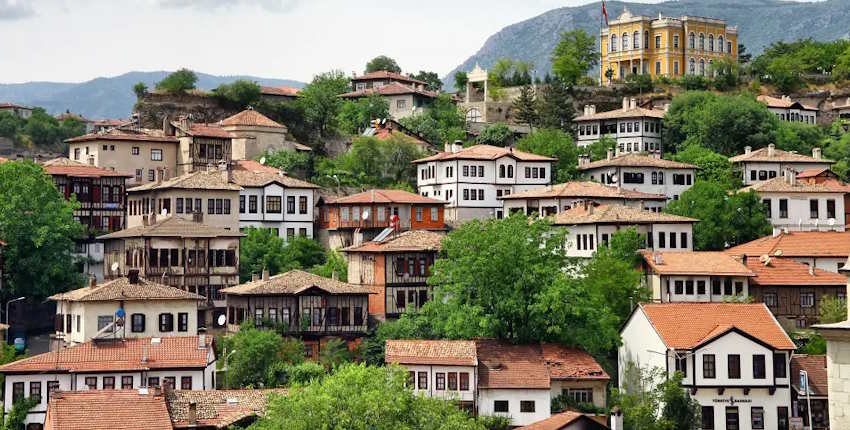 Safranbolu Gezi Rehberi: Tarihi ve Doğal Güzellikleri