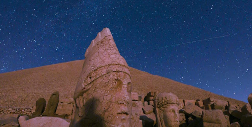 Türkiye'de Yıldız İzlemek İçin En İyi Mekanlar / Nemrut Dağı